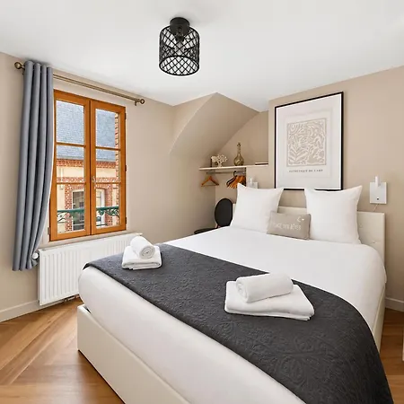 Goûtez Au Charme Chic D * Honfleur